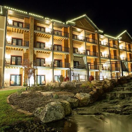 The Lodge At Old Kinderhook Camdenton Exterior photo
