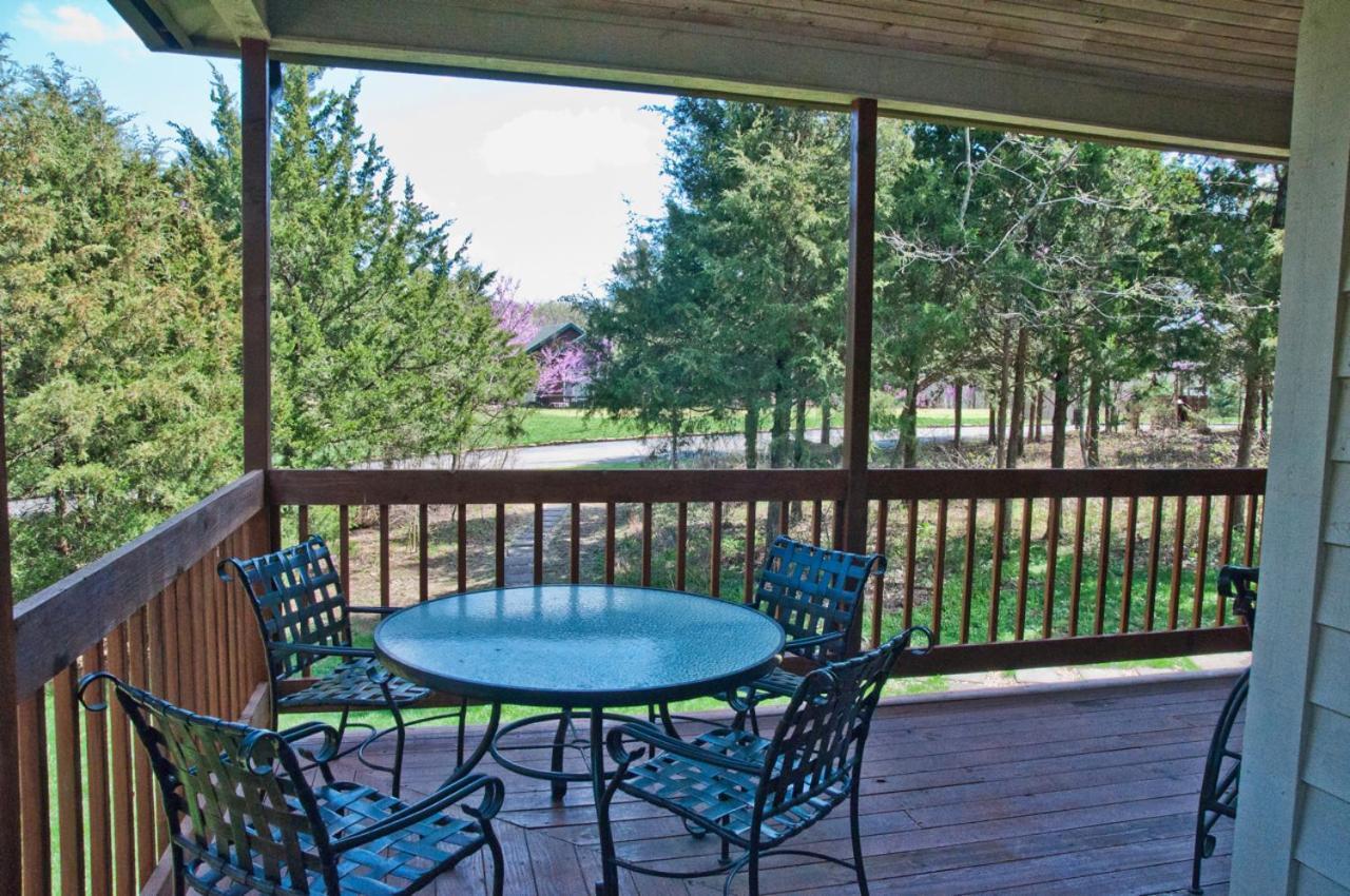 The Lodge At Old Kinderhook Camdenton Exterior photo
