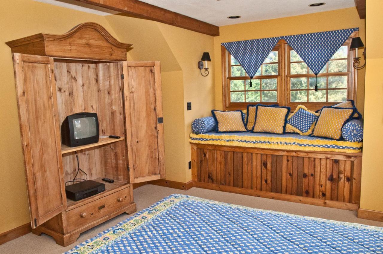 The Lodge At Old Kinderhook Camdenton Exterior photo